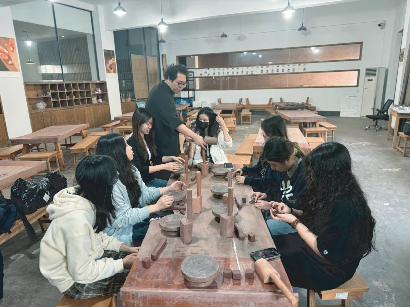Hands-on learning in a Zisha workshop in Yixing