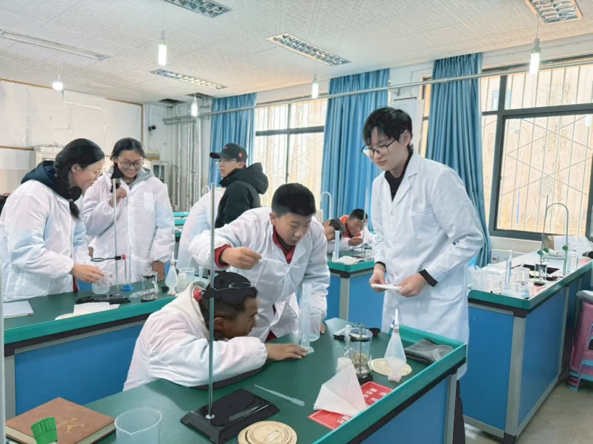 Students experiment with perfume materials